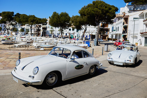 Más de 30 coches clásicos se dan cita en la ruta Porsche Girona