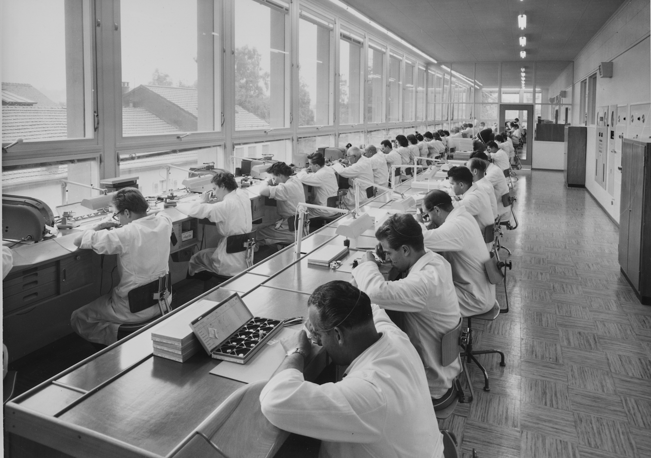 Breitling adquiere Universal Genève