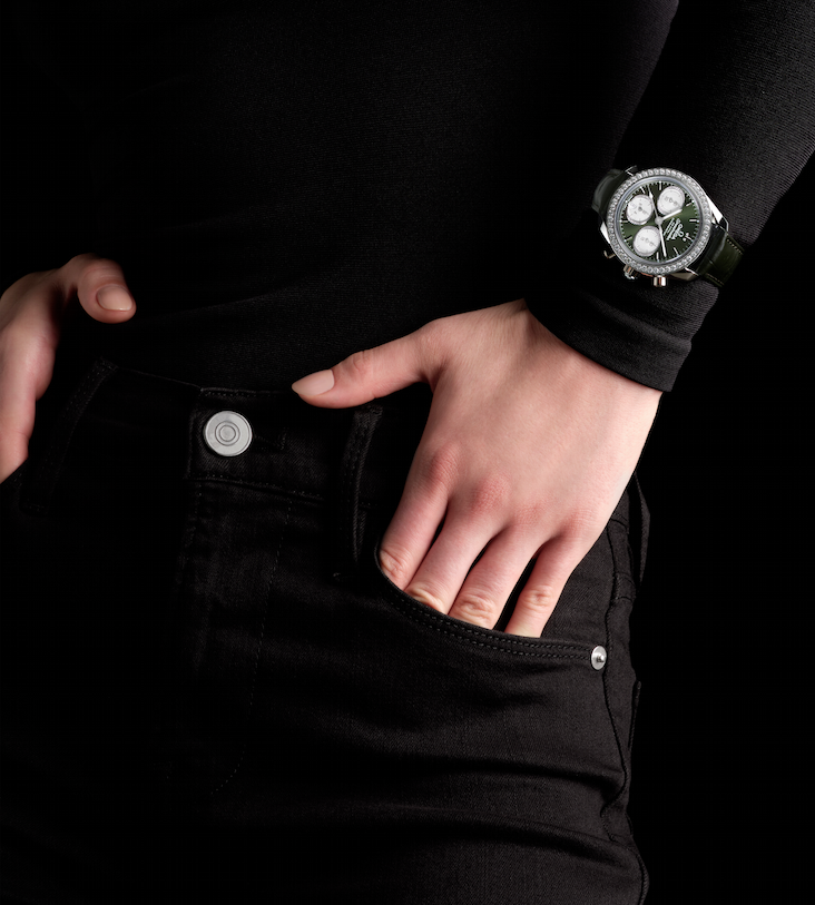 Omega amplía su colección "Speedmaster 38"