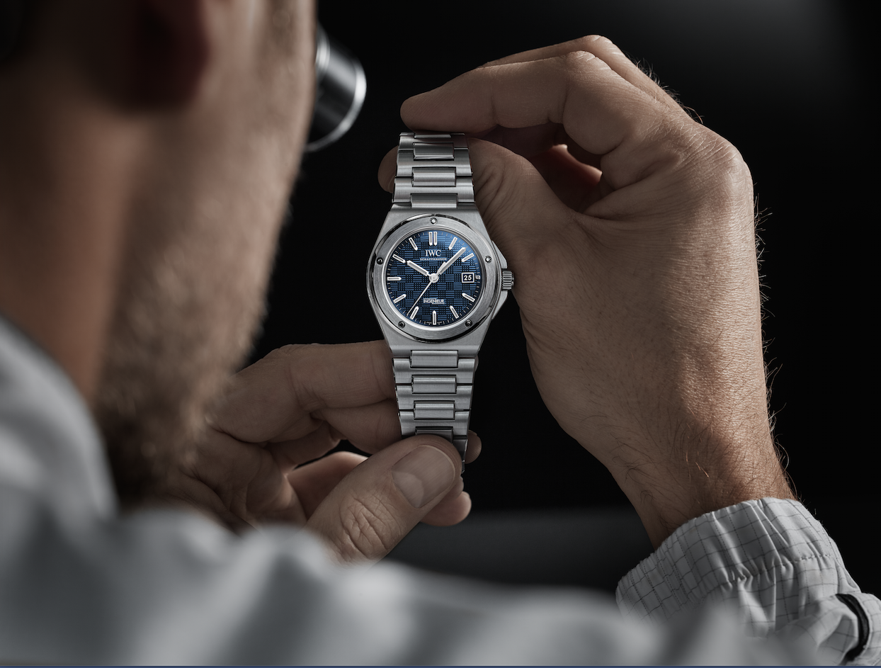 IWC SCHAFFHAUSEN PRESENTA EL "INGENIEUR AUTOMÁTICO 40" CON ESFERA AZUL