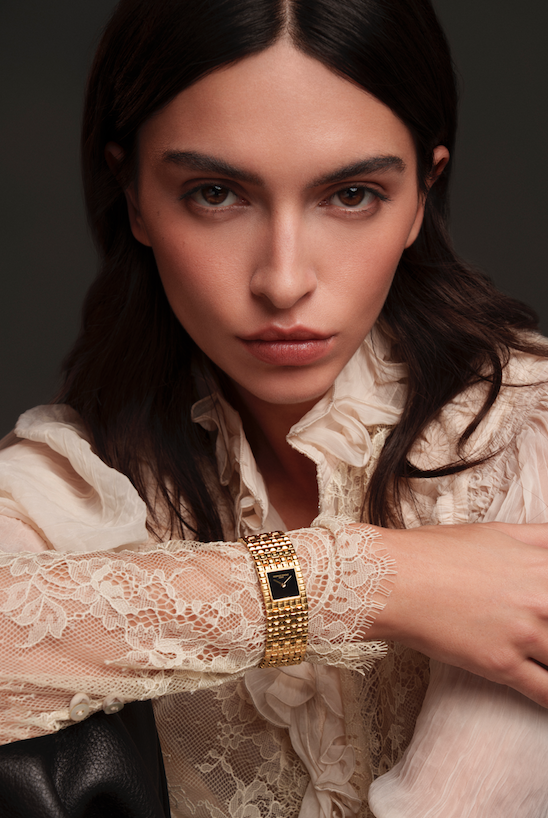 El "Classics Manchette" de Frederique Constant se viste de oro y ónix